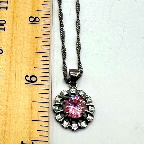 Vintage Sterling Silver Necklace With Faceted Pink Rhinestone Flower Pendant. - Picture 7 of 10